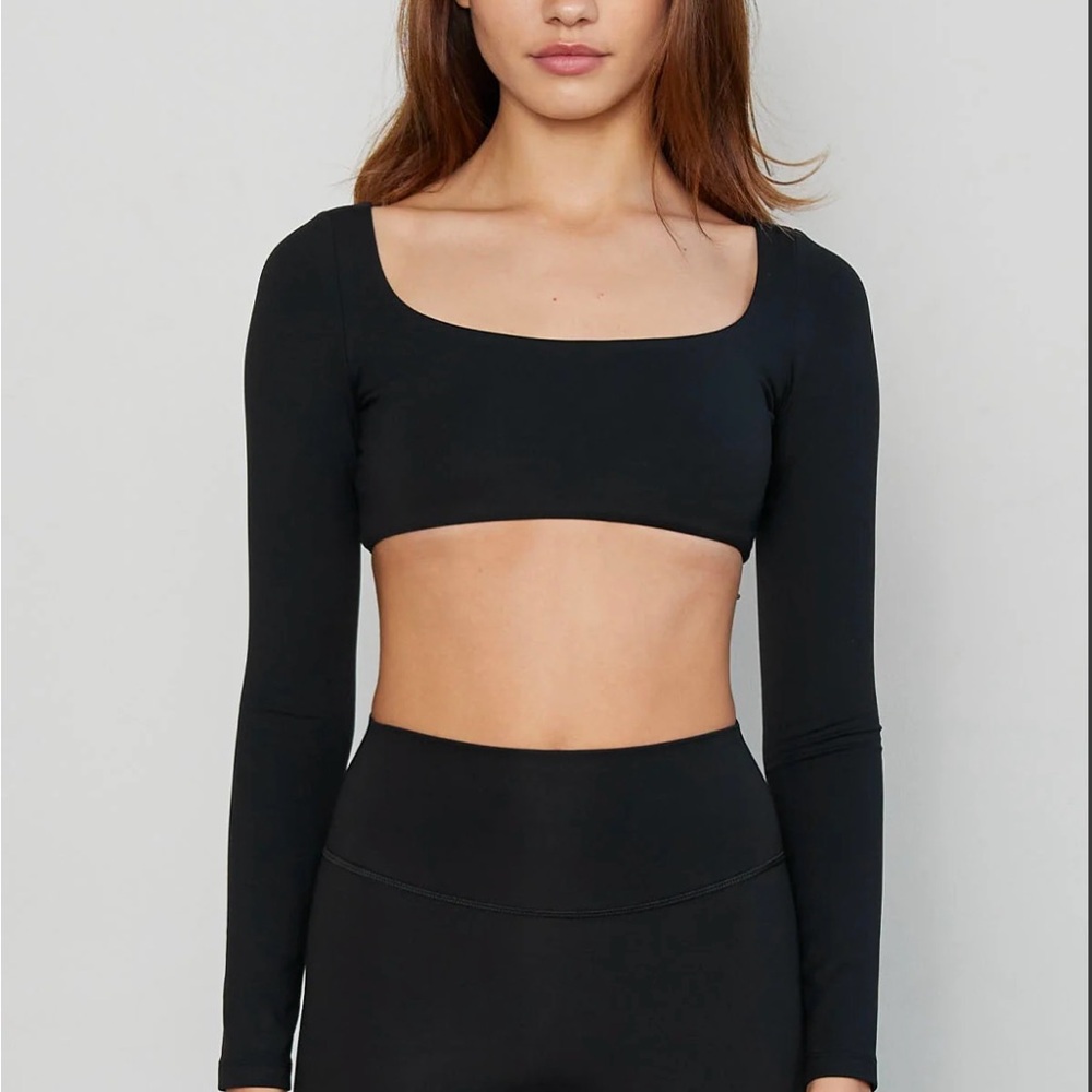 Black Long Sleeve Athleisure Crop Top